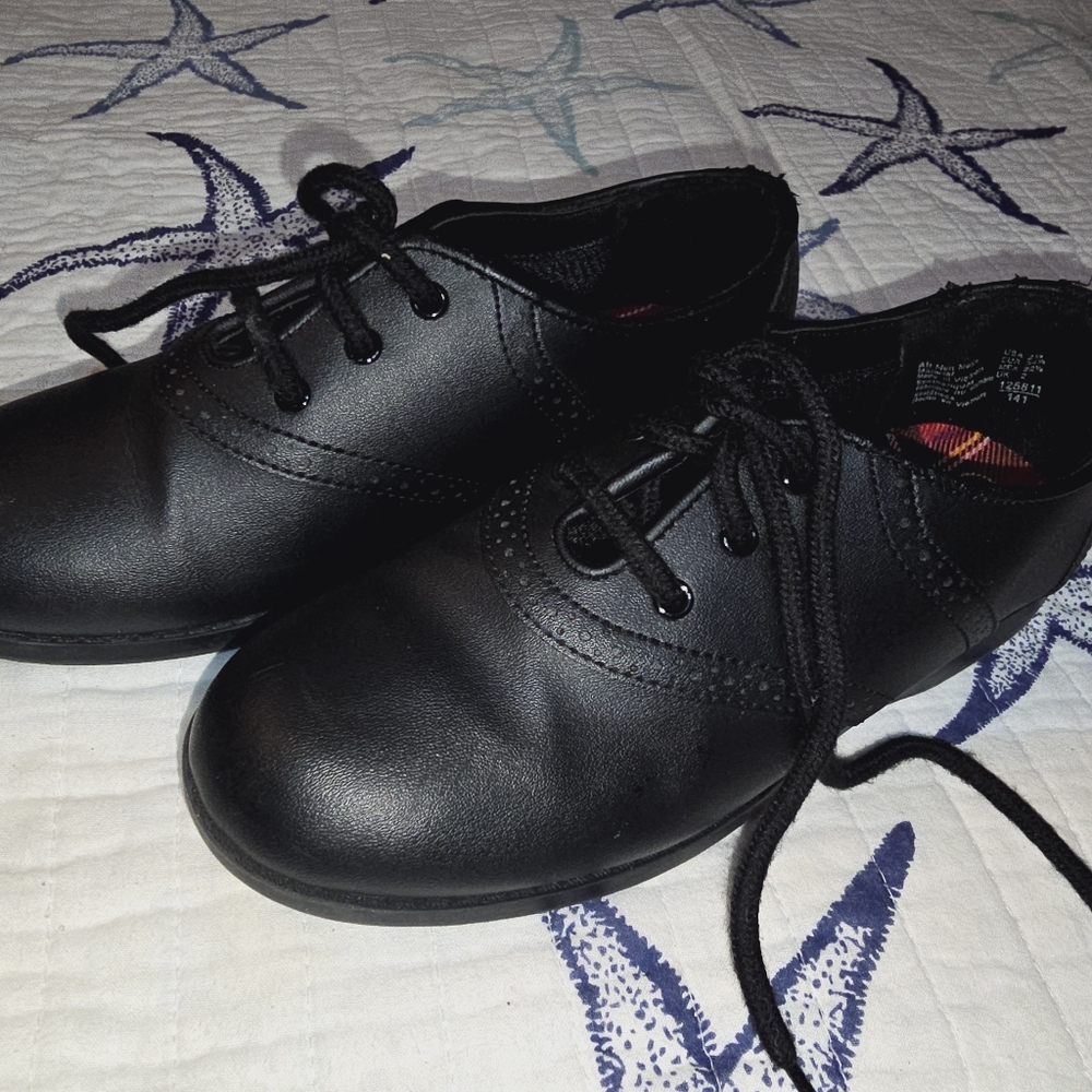 Smart fit faux leather kids shoes
